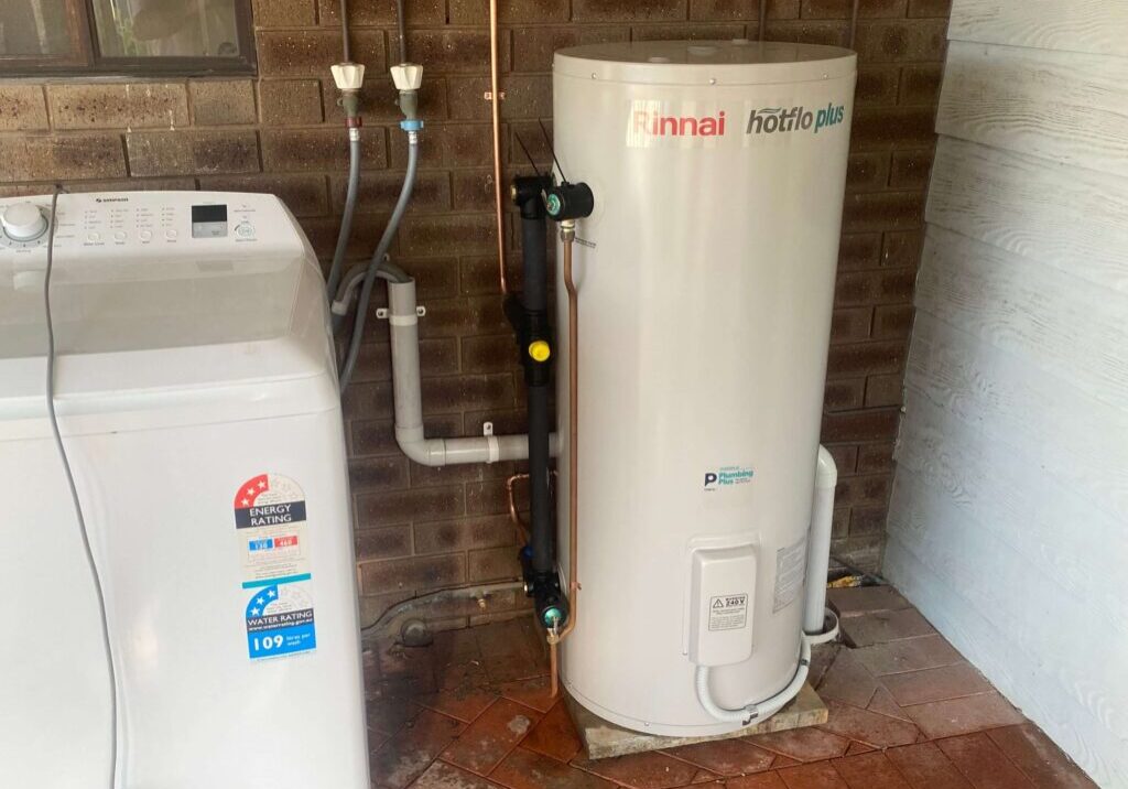 Hot water unit replacement - Heathridge 01sq